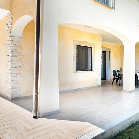 Beach Villa 300Mt From The Sea Ac Bbq Jacuzzi *